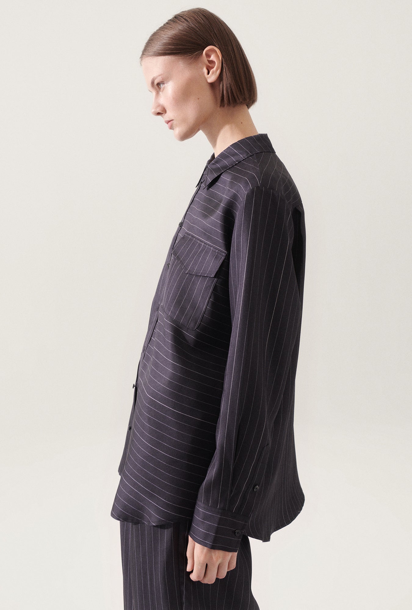 TWILL BOYFRIEND SHIRT PINSTRIPE BLACK / WHITE