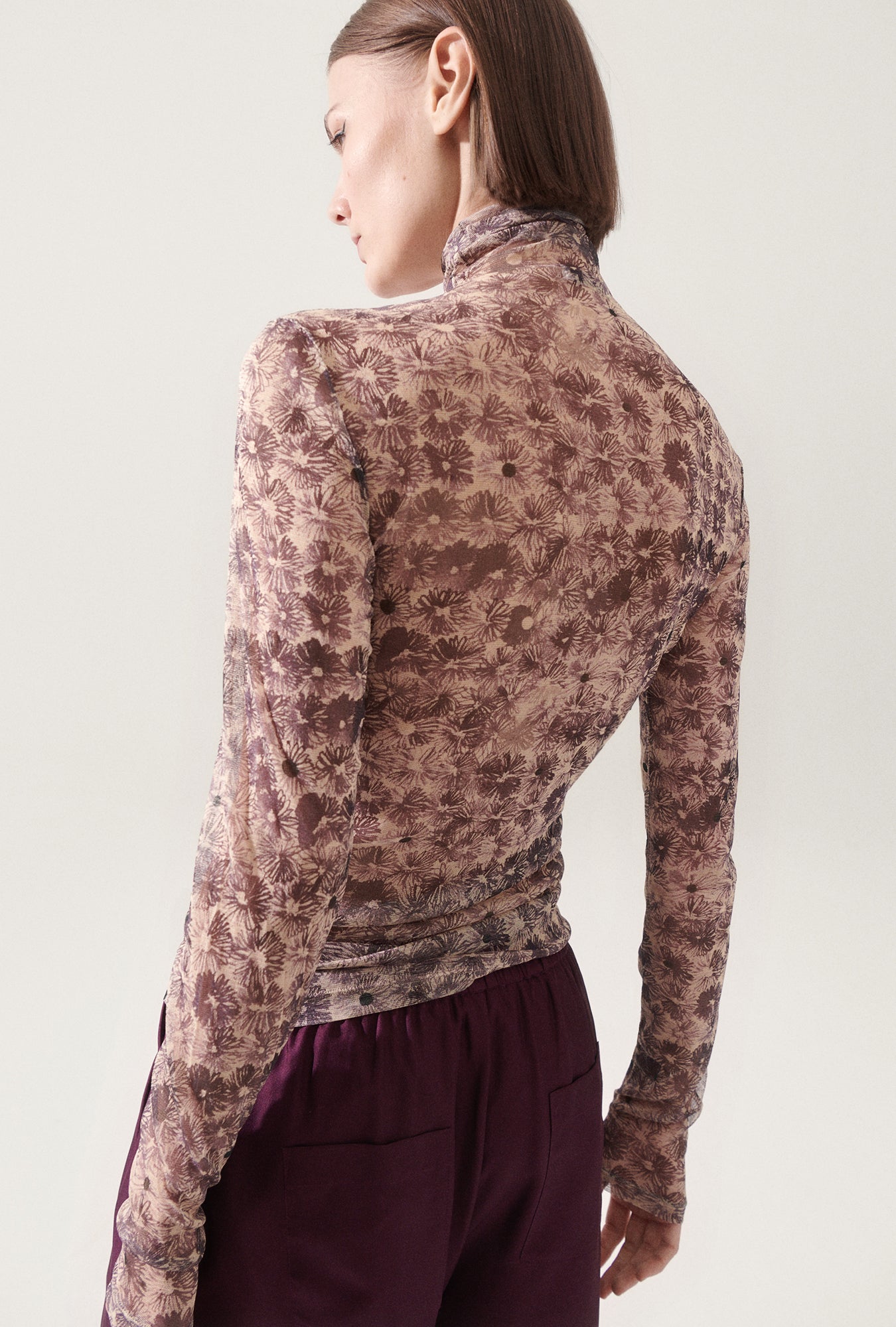 SILK MESH TURTLENECK ASTER FLORAL