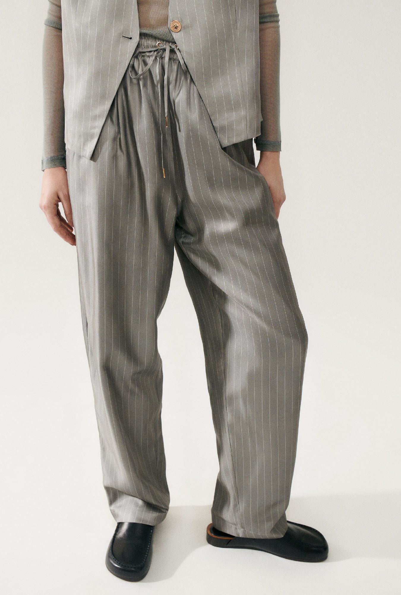 TWILL SLOUCH PANTS MOON PINSTRIPE