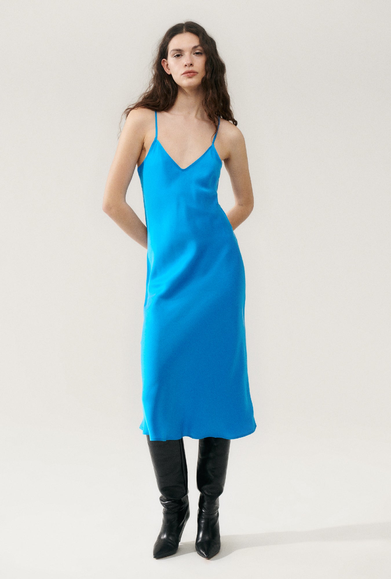 90S SLIP DRESS COAST BLUE