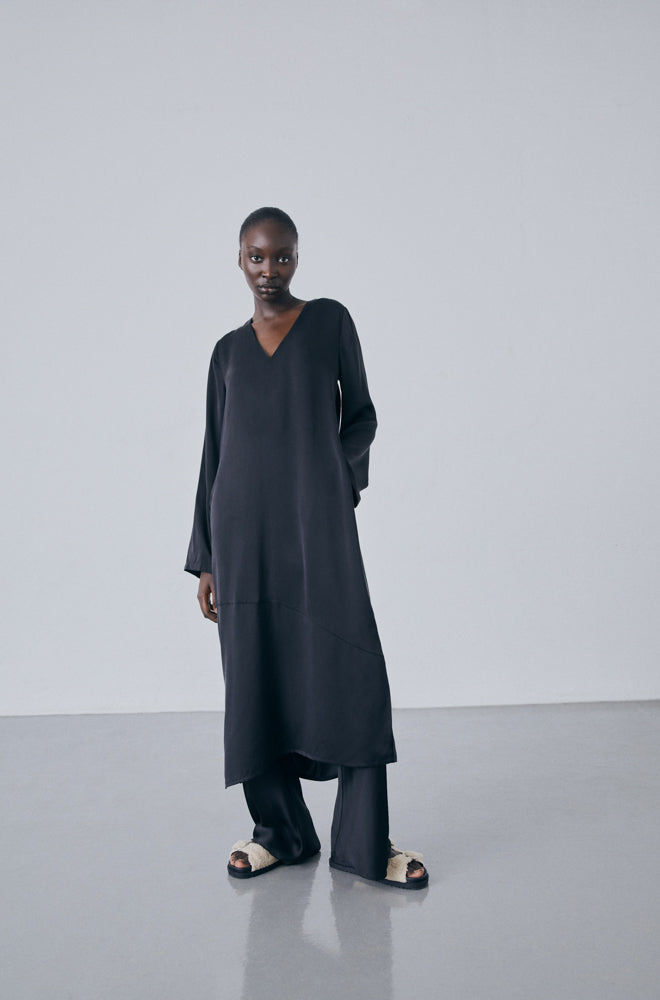 A-LINE KAFTAN BLACK – Silk Laundry / silklaundry.com